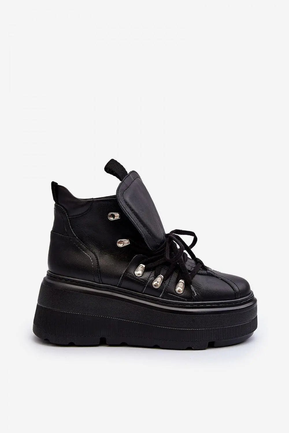 Women's Leather Sport Shoes - Platform Round-Toe Sneakers