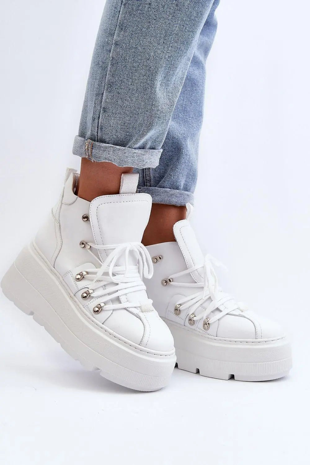 Women's Leather Sport Shoes - Platform Round-Toe Sneakers
